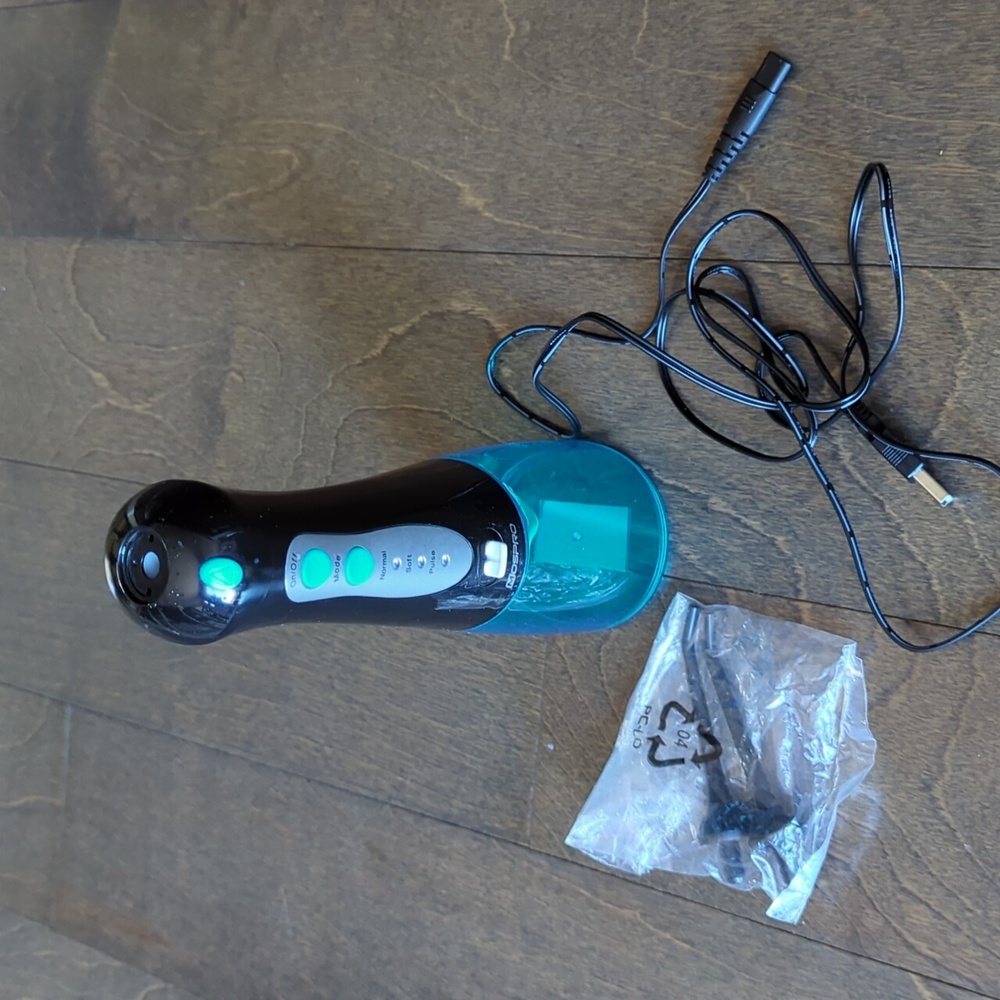 Mospro Portable Oral Flosser with 2  New Flossers